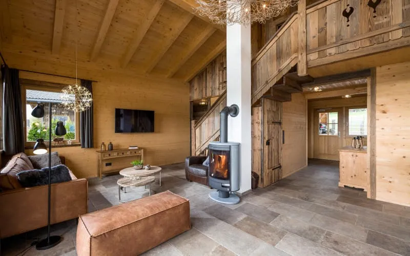 natzenhof_st_johann_chalet_seeblick_wohnzimmer.jpg